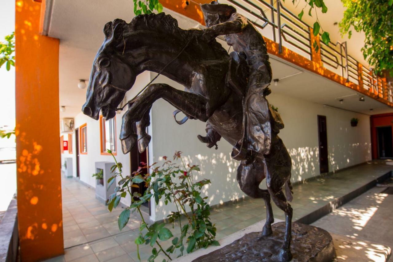 Hotel Cucapa Matamoros  Exterior photo